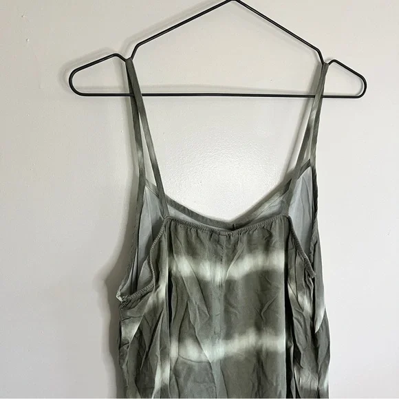 LOGO Lori Goldstein Green Tie-Dye Spaghetti Strap Sharkbite Hem Midi Dress - Picture 4 of 7